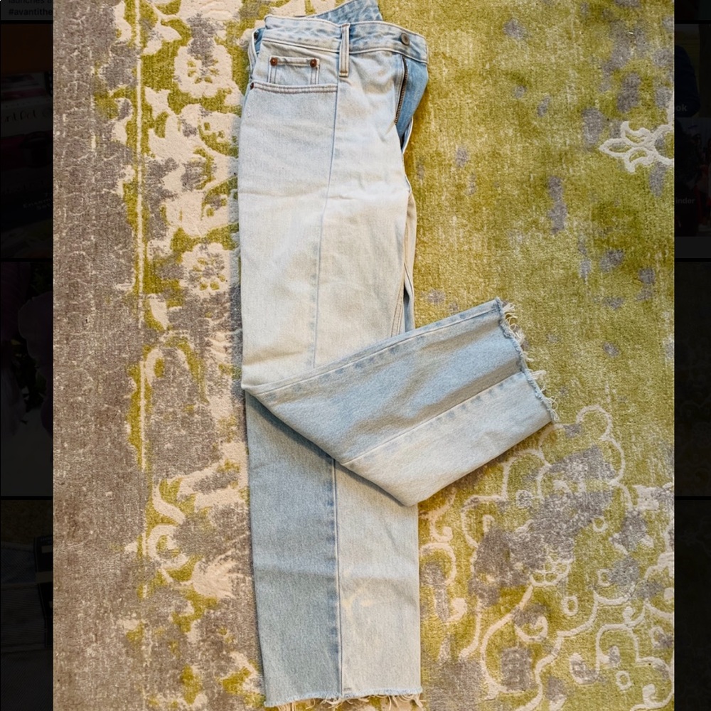 NWT A&F HIGH RISE ANKLE STRAIGHT JEANS